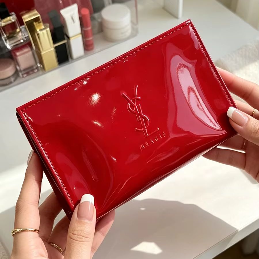 Borsa Cosmetica YSL in Pelle V - Luxury Skincare And Makeup Brands recensione e prezzo