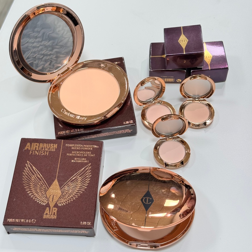 Charlotte Tilbury Airbrush Fla - Luxury Skincare Kit recensione e prezzo